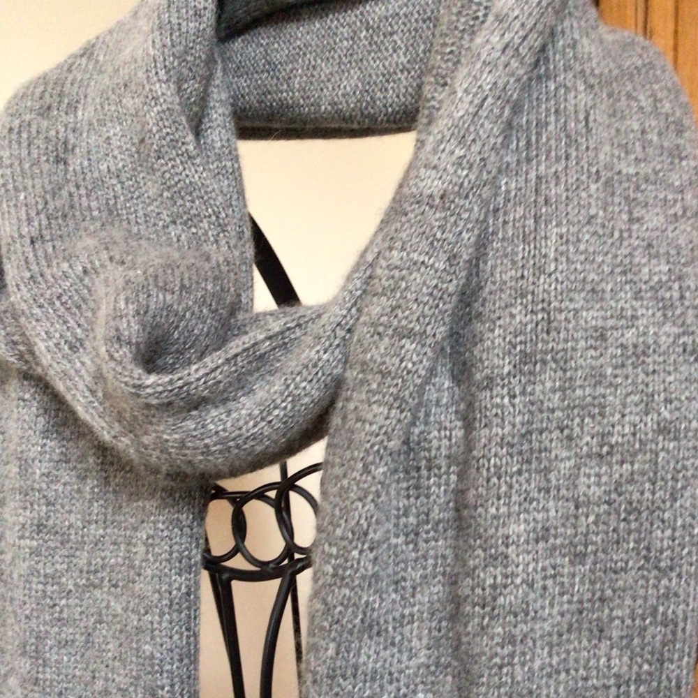Holt renfrew scarf with bling, grey, new 76”x8” - Picture 2 of 4